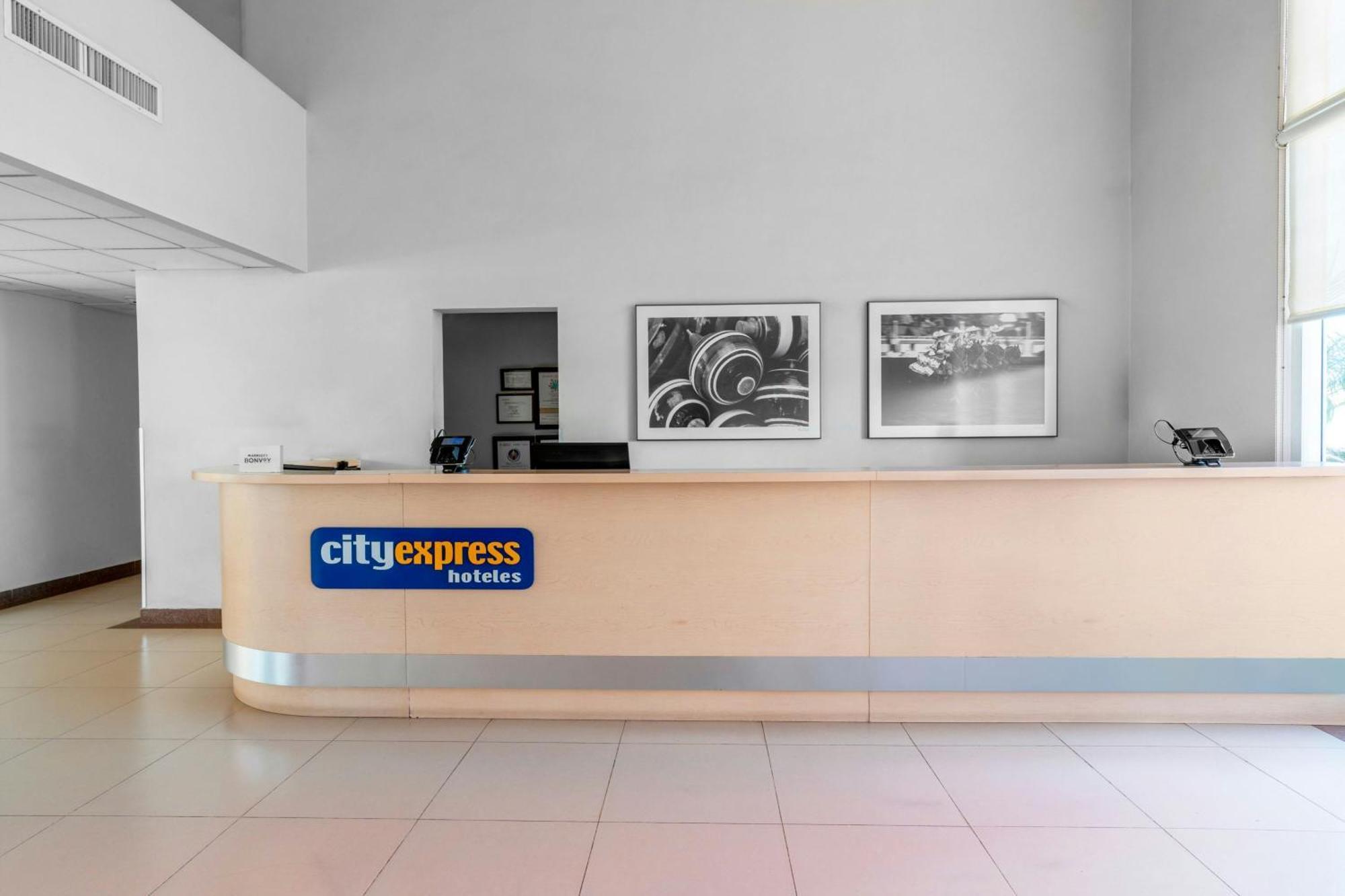 City Express By Marriott Aguascalientes Sur Zewnętrze zdjęcie